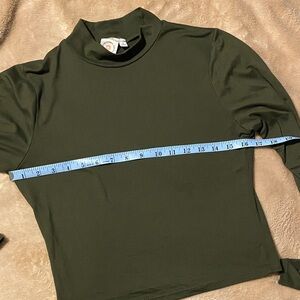 Live in the Moment Green Long Sleeve Shirt Sz S BOGO